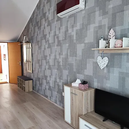 Nika Apartament *