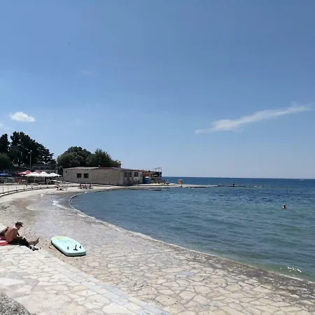 Nika * Umag